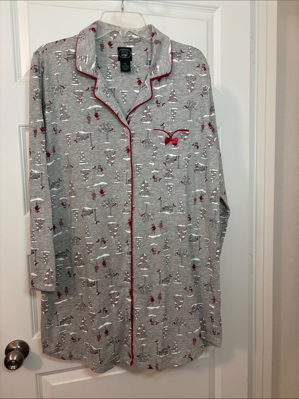 Laura Ashley Gray Nightshirt PJ SZ XL Winter Christmas Snowmen Trees Skaters